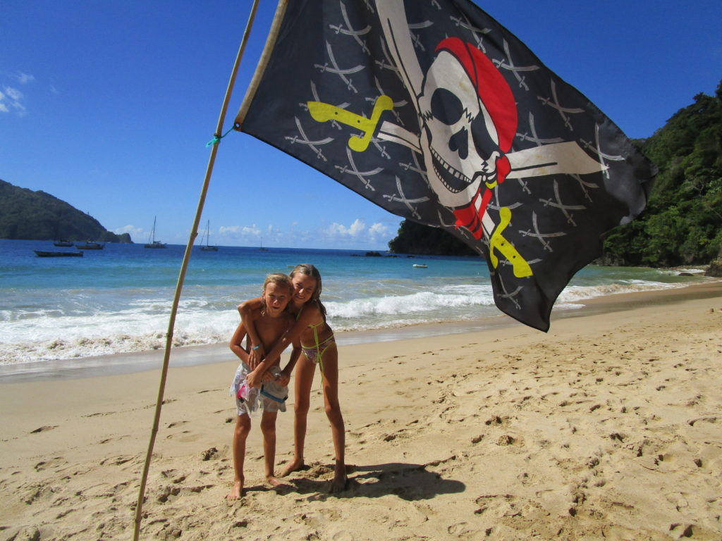 Troels och Mathilda i Pirates Bay